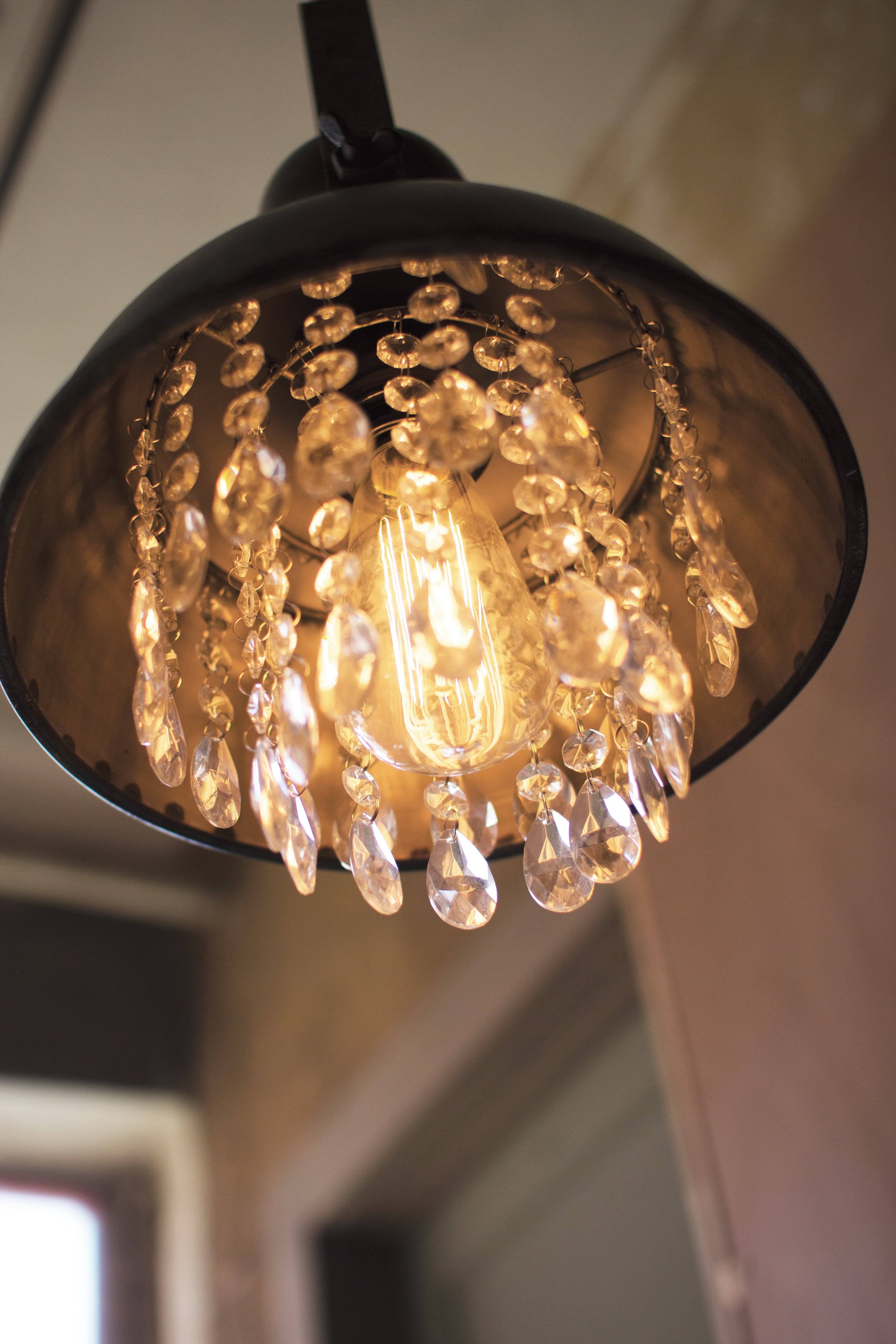Metal Pendant Lamp with Hanging Crystals