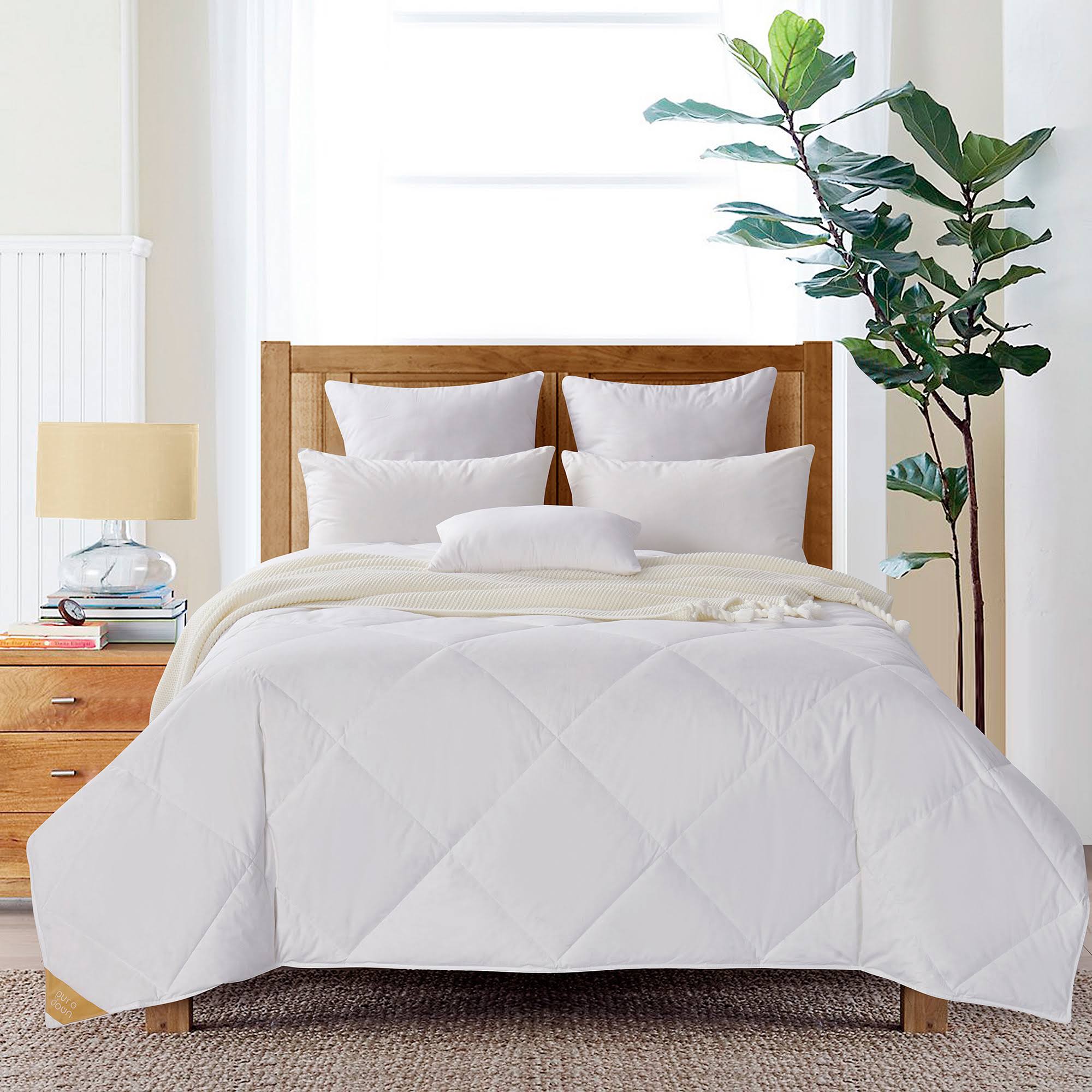 Puredown Goose Down Comforter, Lightweight Quilted Duvet Insert, 100% Cotton Fabric - King, White