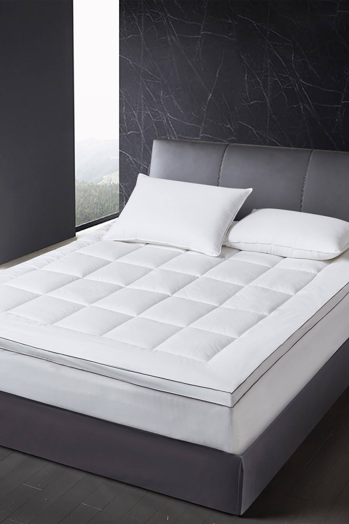 Scott Living 225 Thread Count Tencel and Poly Filled Mattress Topper Queen