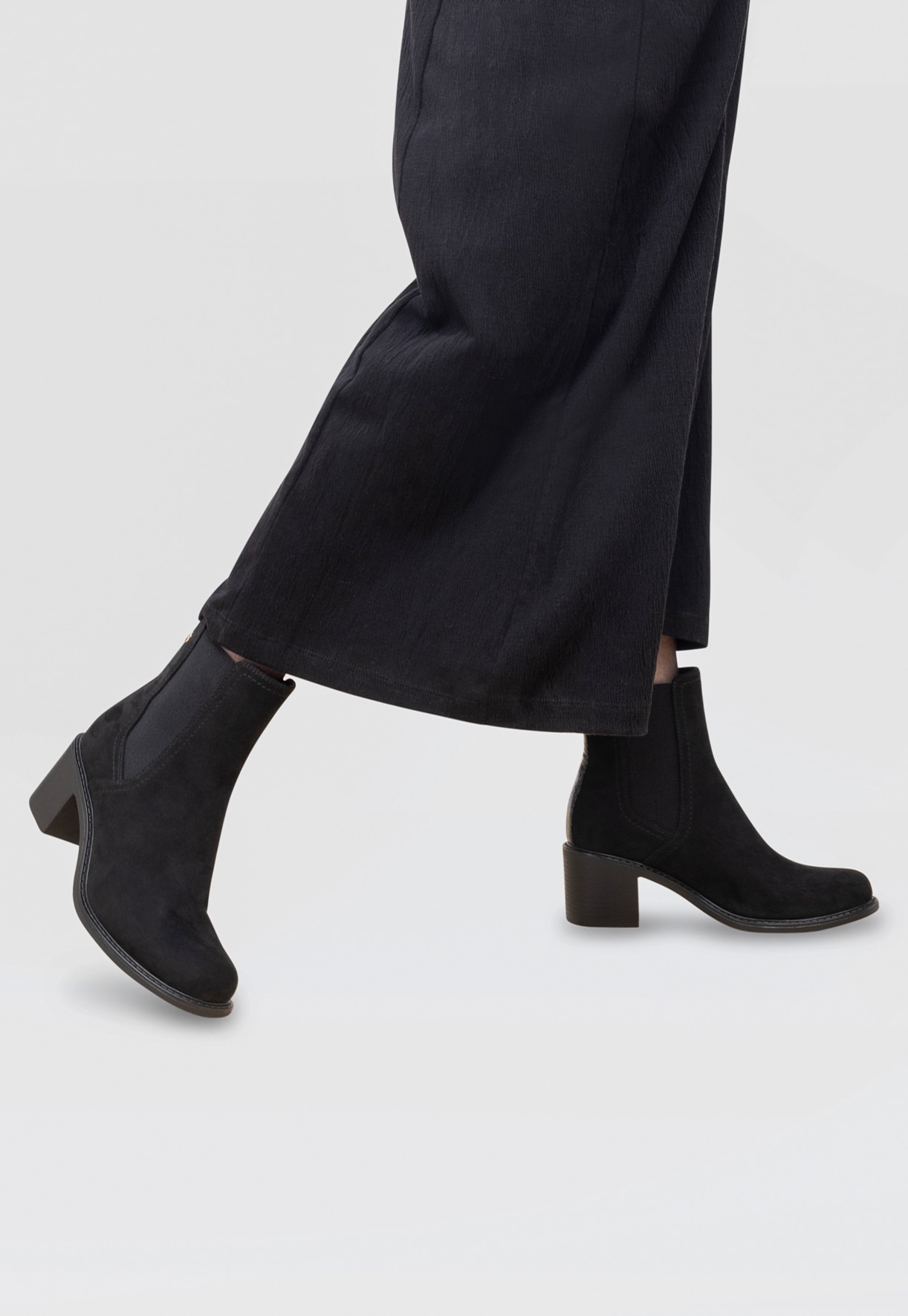 SO ALL, Chelseaboots