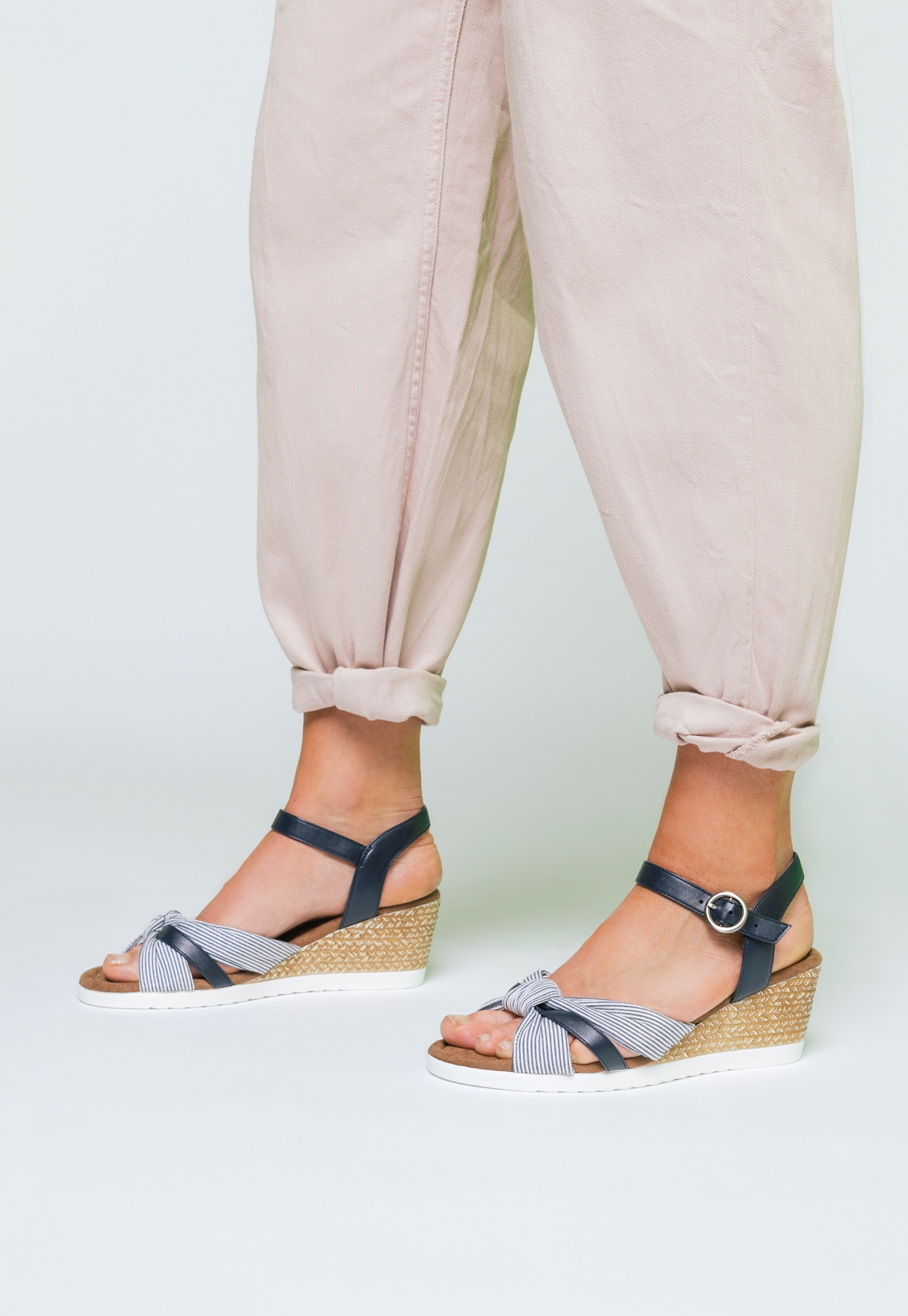 SO ALL, Sandaletter med remmar