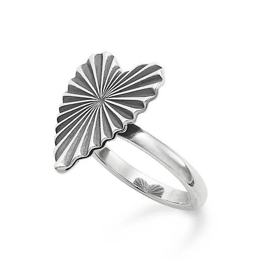 Ava Heart Ring