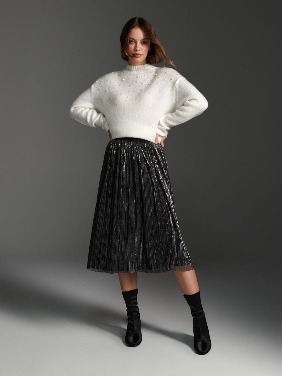 Sweter z perełkami Kolor kremowy  7426J-01X