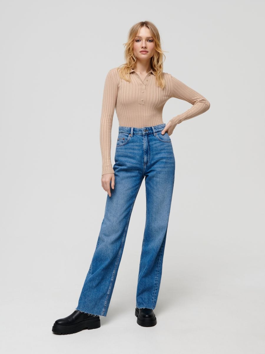 Sweter dzianinowy w prążki Kolor beżowy  8644A-08X