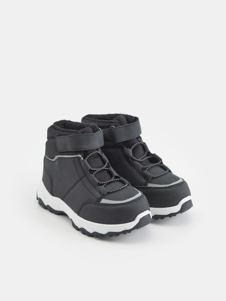 Trapery Kolor czarny  9504P-99X