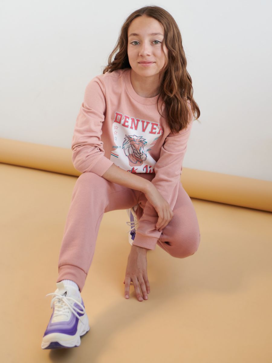 Spodnie dresowe jogger Kolor różowy  8857M-03X