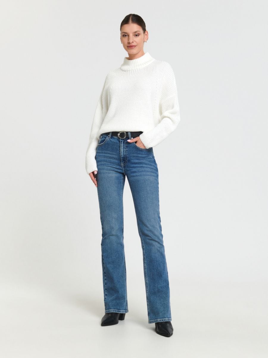 Sweter ze stójką Kolor kremowy  8641A-01X