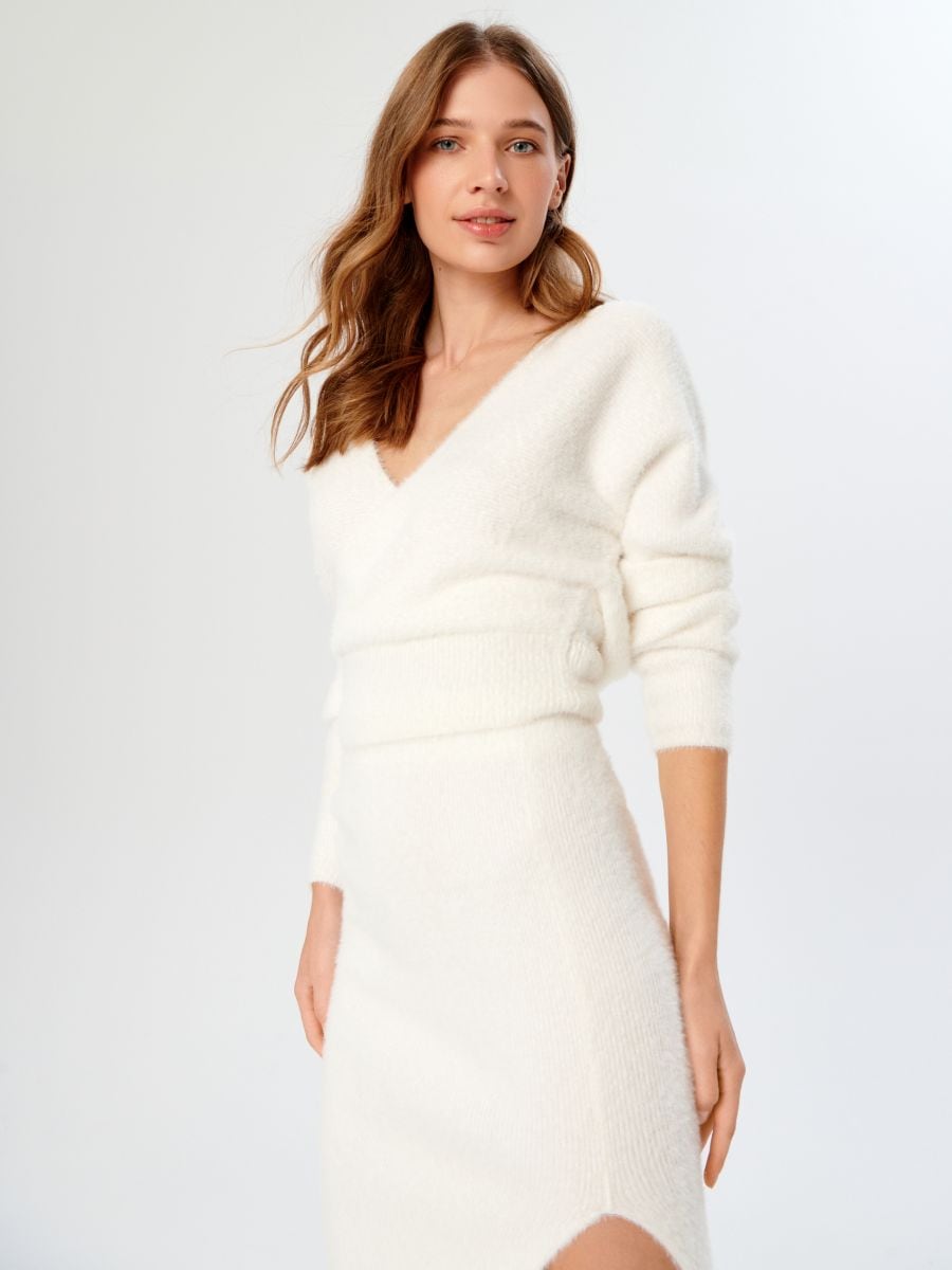 Sweter krótki Kolor kremowy  ZV012-01X