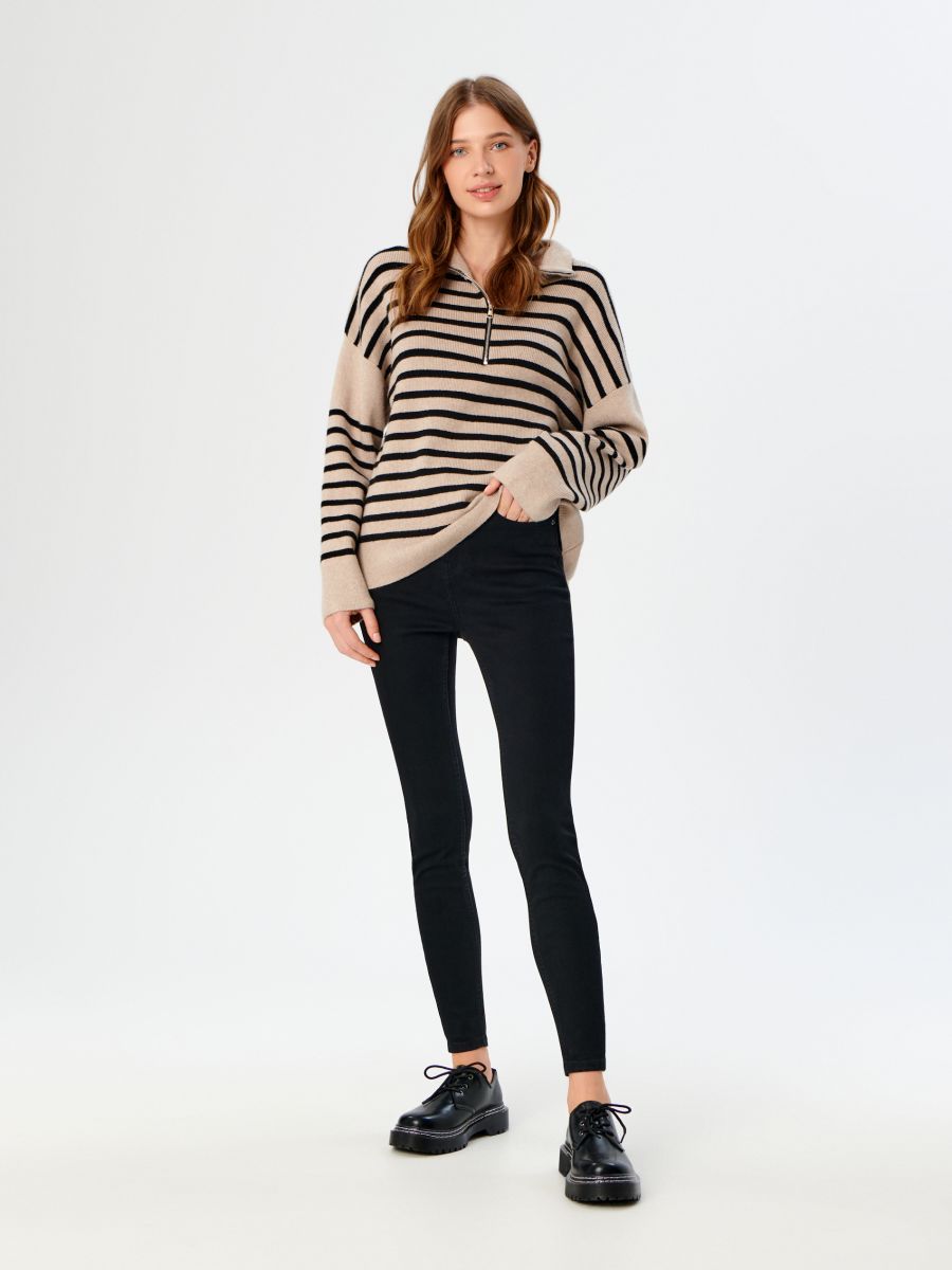 Jeansy skinny mid waist Kolor czarny  QE153-99J