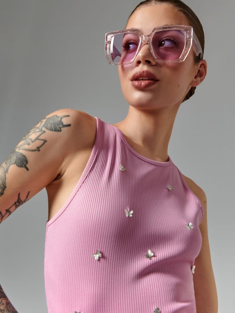 Top w prążki Kolor różowy  OM840-03X