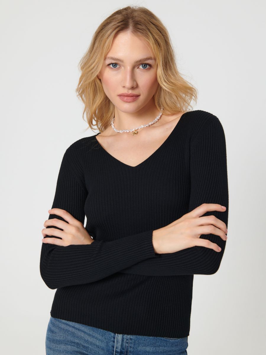 Sweter z miękkiej dzianiny Kolor czarny  7374J-99X