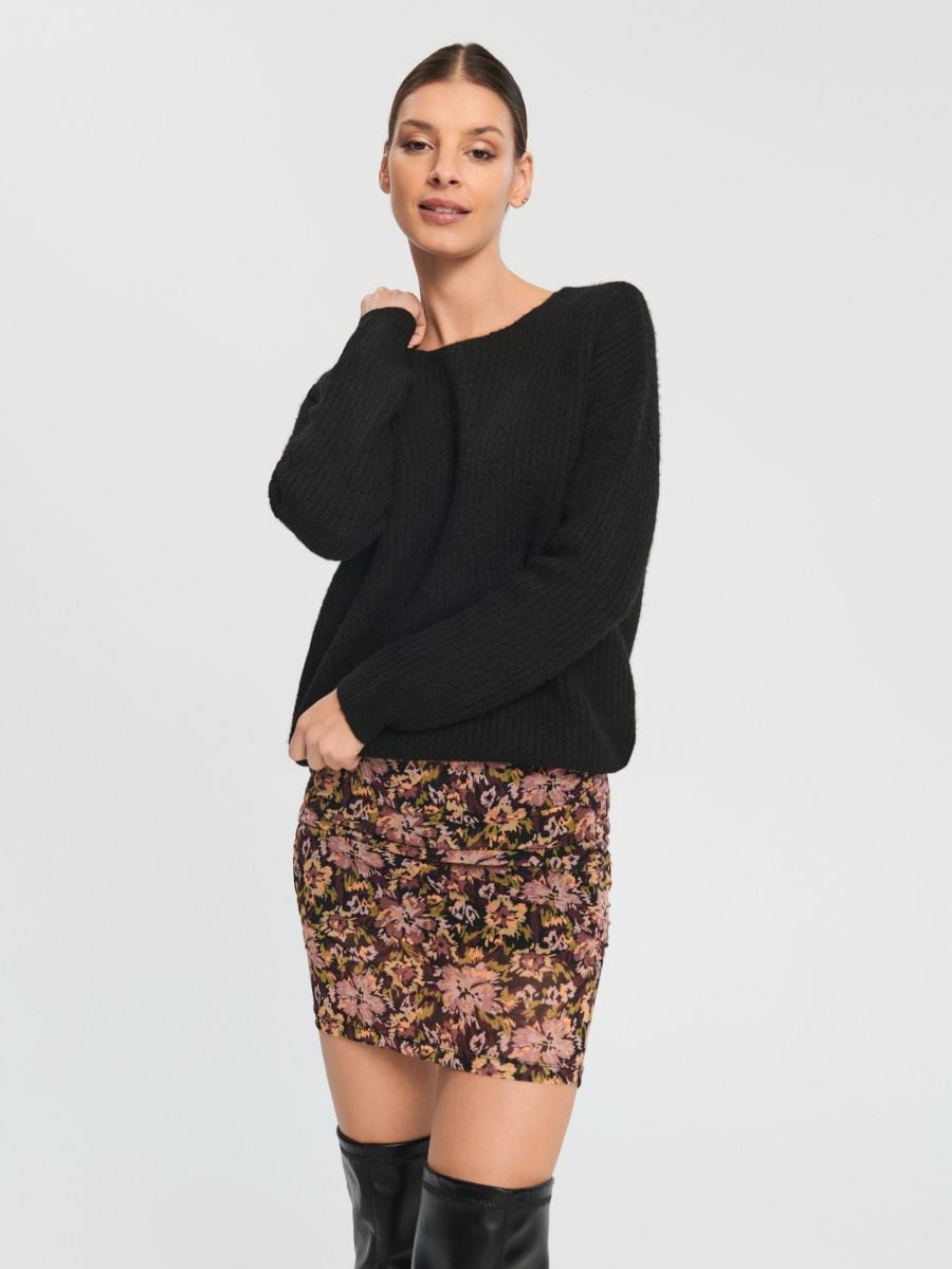 Sweter z wiązaniem Kolor czarny  7419J-99X