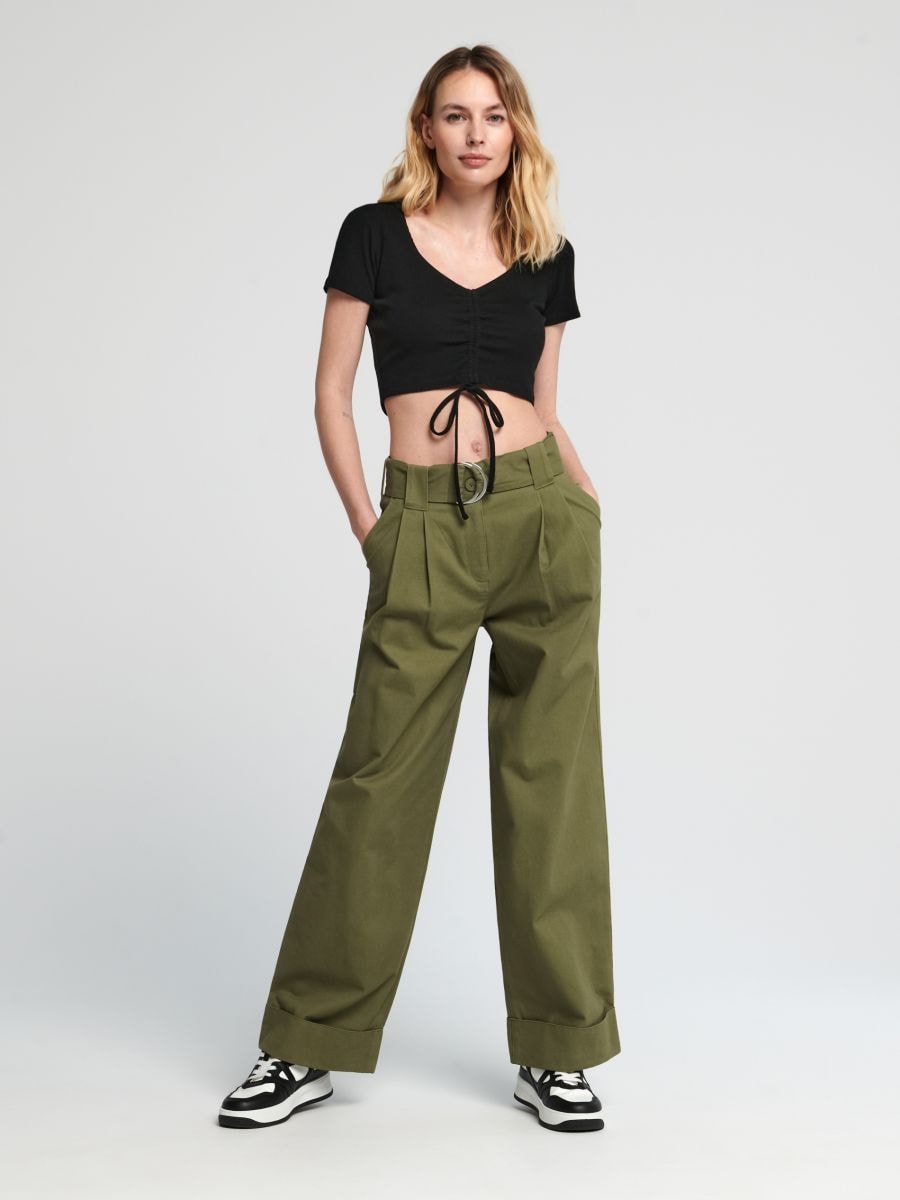 Crop top z wiązaniem Kolor czarny  4728F-99X