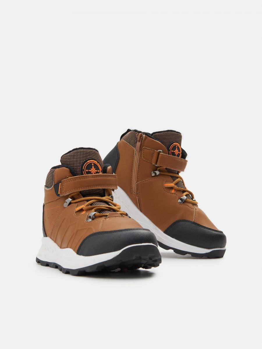 Sneakersy za kostkę Kolor brązowy  9467P-88X