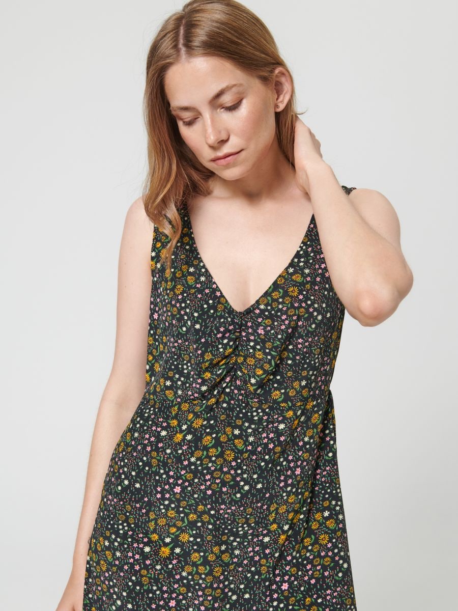 Sukienka maxi w kwiaty Kolor wielobarwny  WX185-MLC