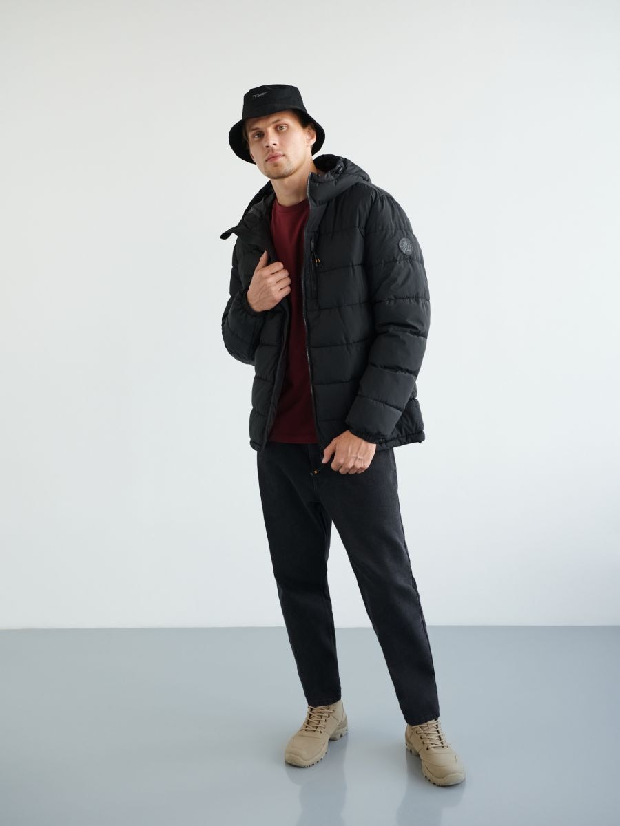 Kurtka puffer z kapturem Kolor czarny  1810O-99X