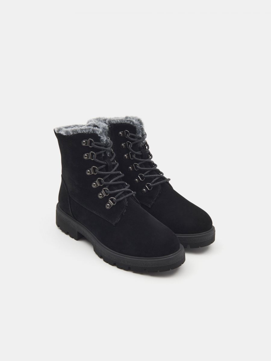 Botki z ociepleniem Kolor czarny  8073Z-99X