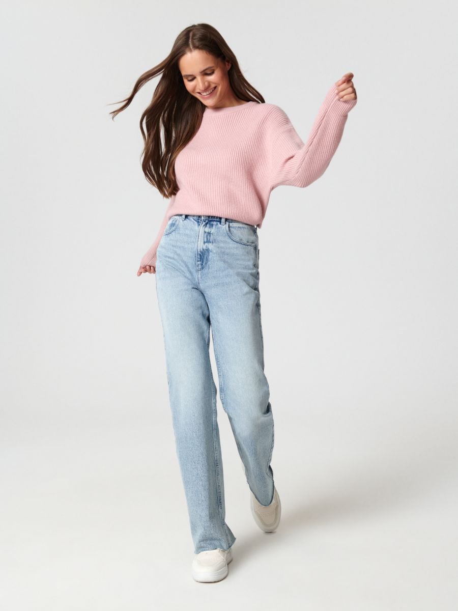 Sweter w prążki Kolor różowy  7389J-03X