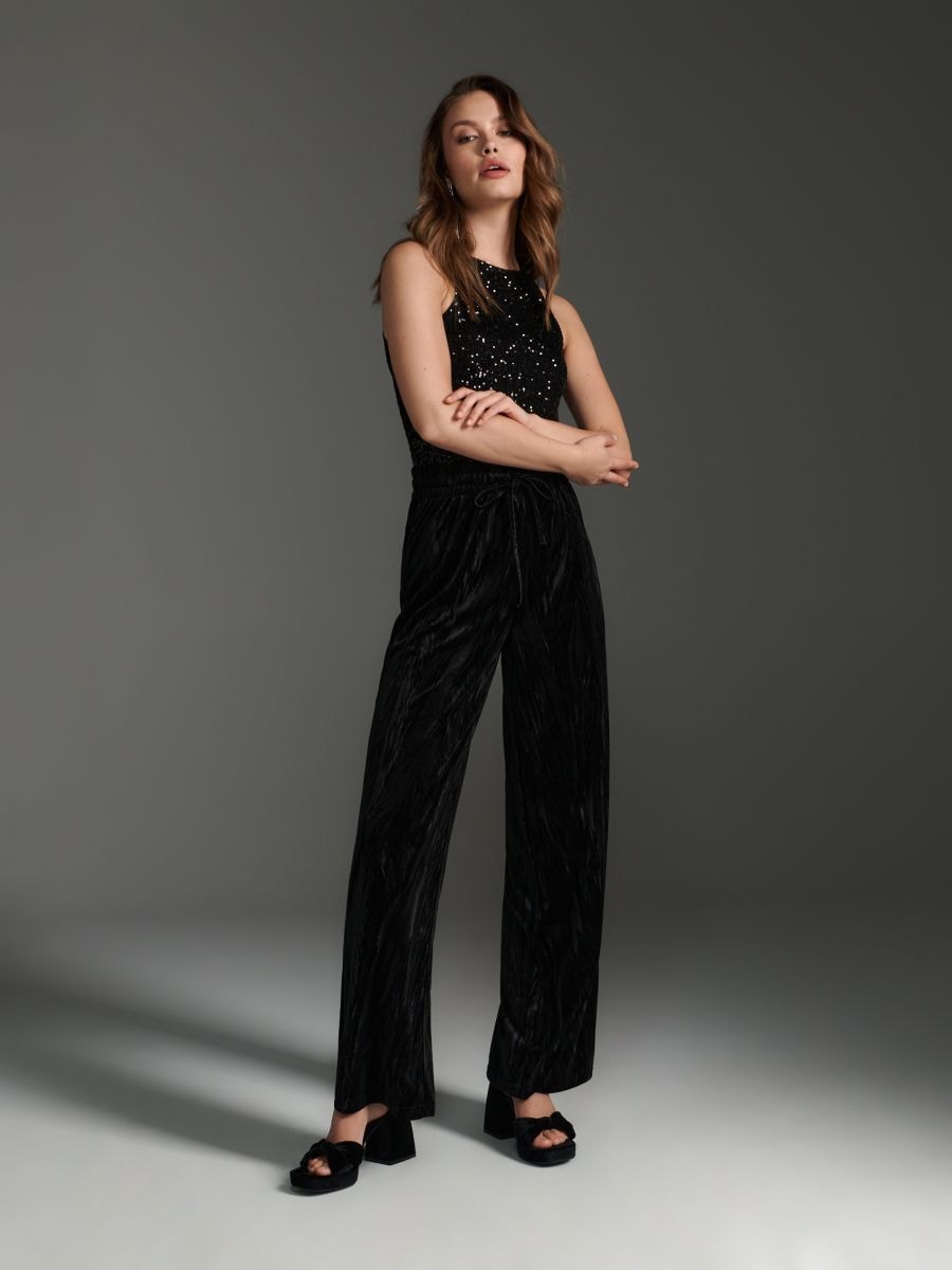 Top cekinowy Kolor czarny  YX644-99X