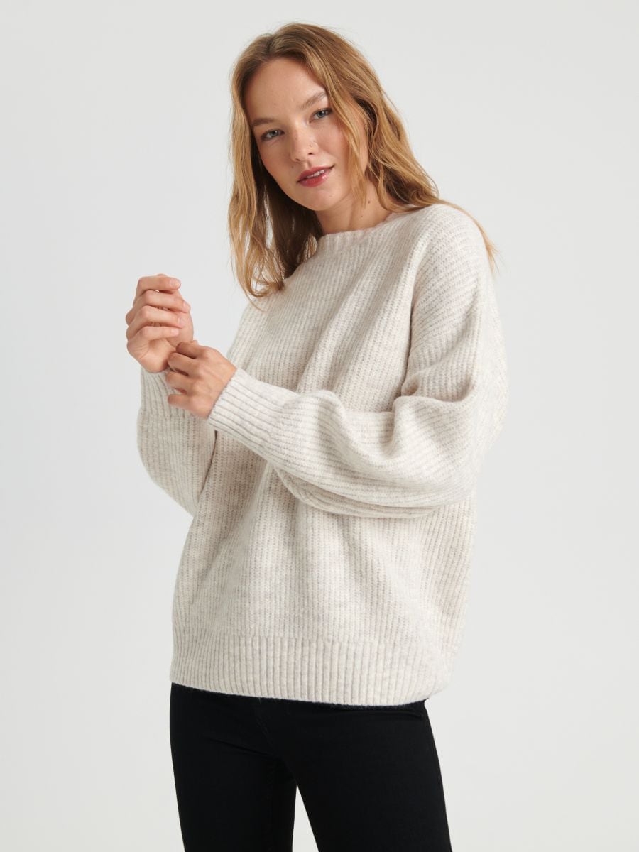 Sweter w prążki Kolor kremowy  7328J-02M