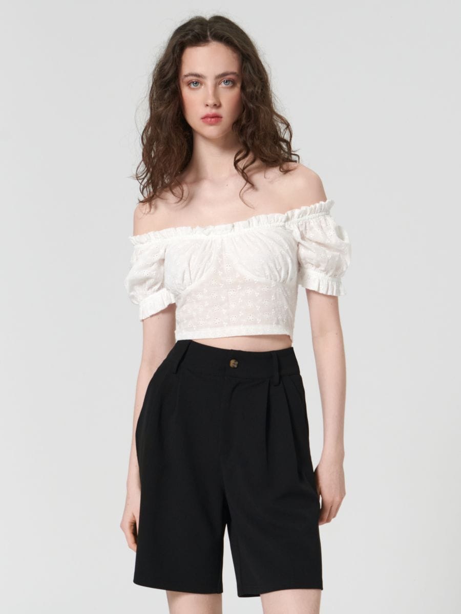 Crop top ażurowy Kolor biały  4787F-00X
