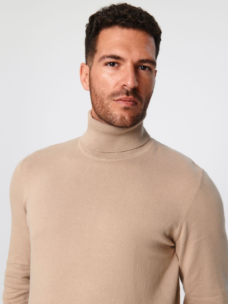 Sweter z golfem Kolor beżowy  0472A-08X