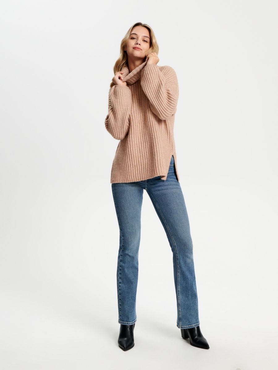 Sweter z golfem Kolor beżowy  3405X-80M
