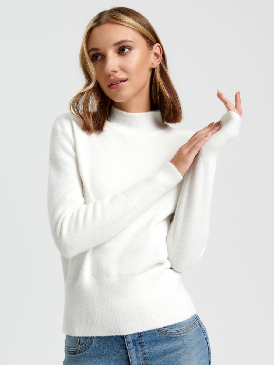 Sweter ze stójką Kolor kremowy  7440J-01X