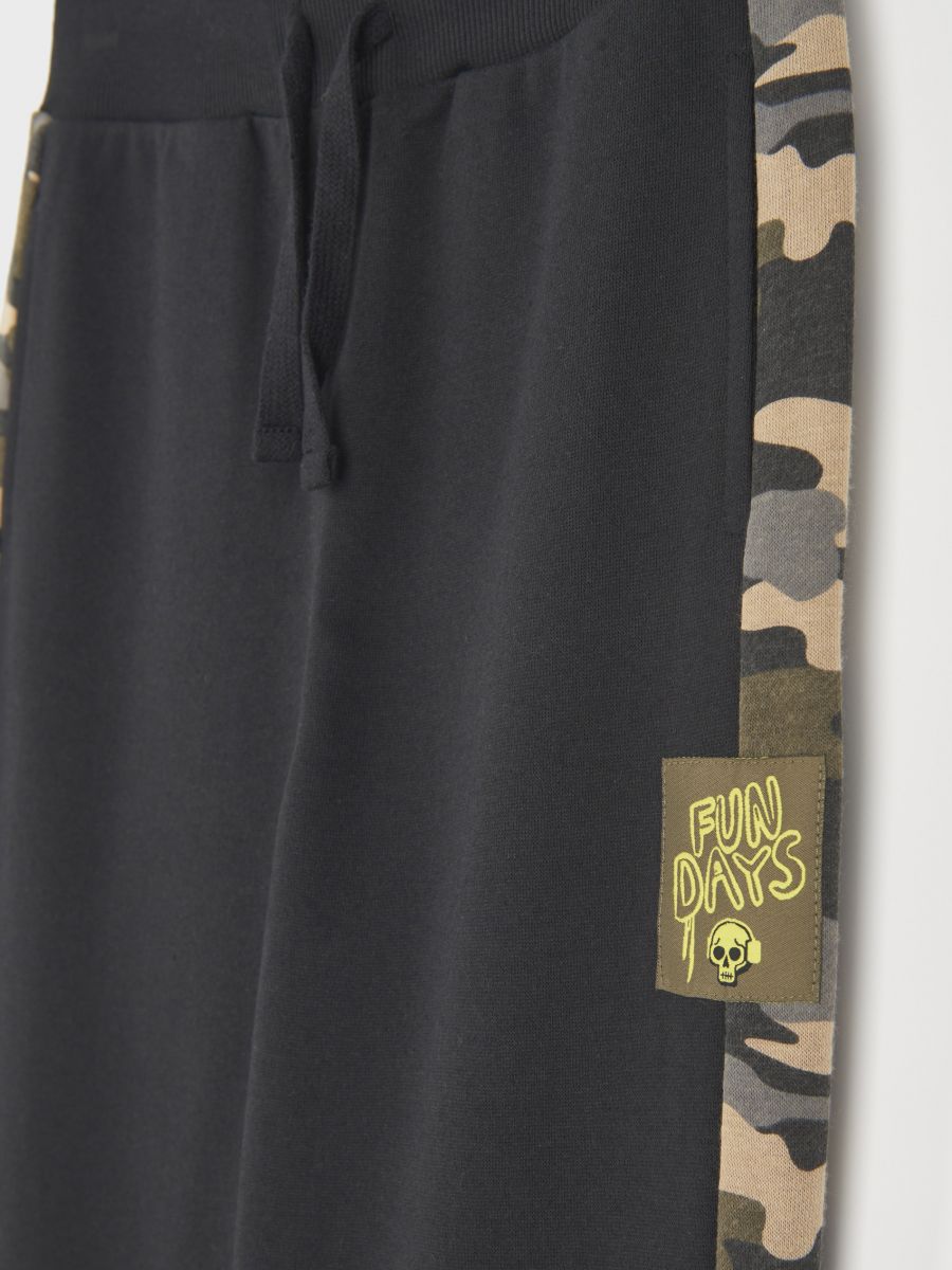 Spodnie dresowe jogger Kolor czarny  2122M-99X
