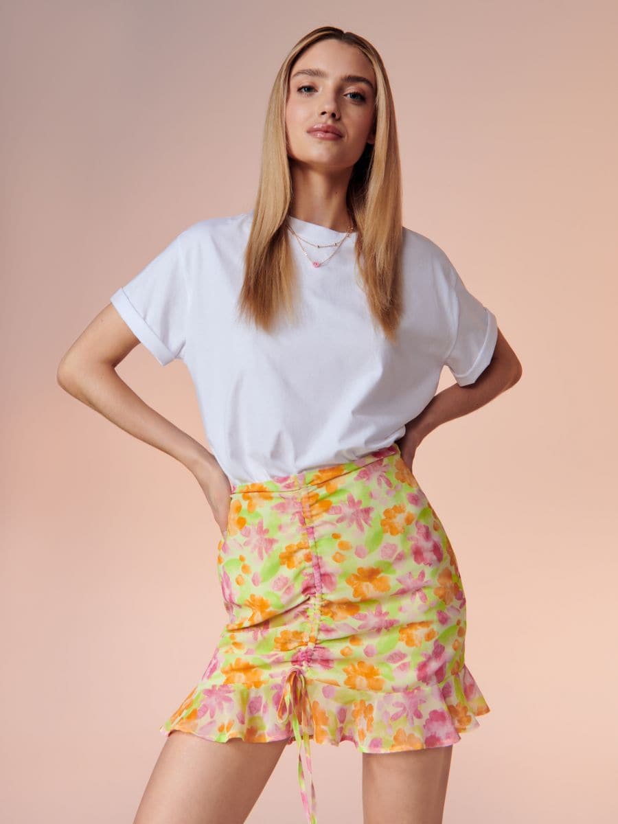 Spódnica mini w kwiaty Kolor zielony  4465F-70X