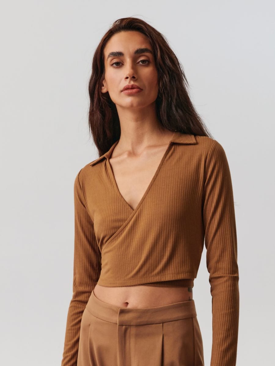 Crop top w prążki Kolor beżowy  2123F-80X