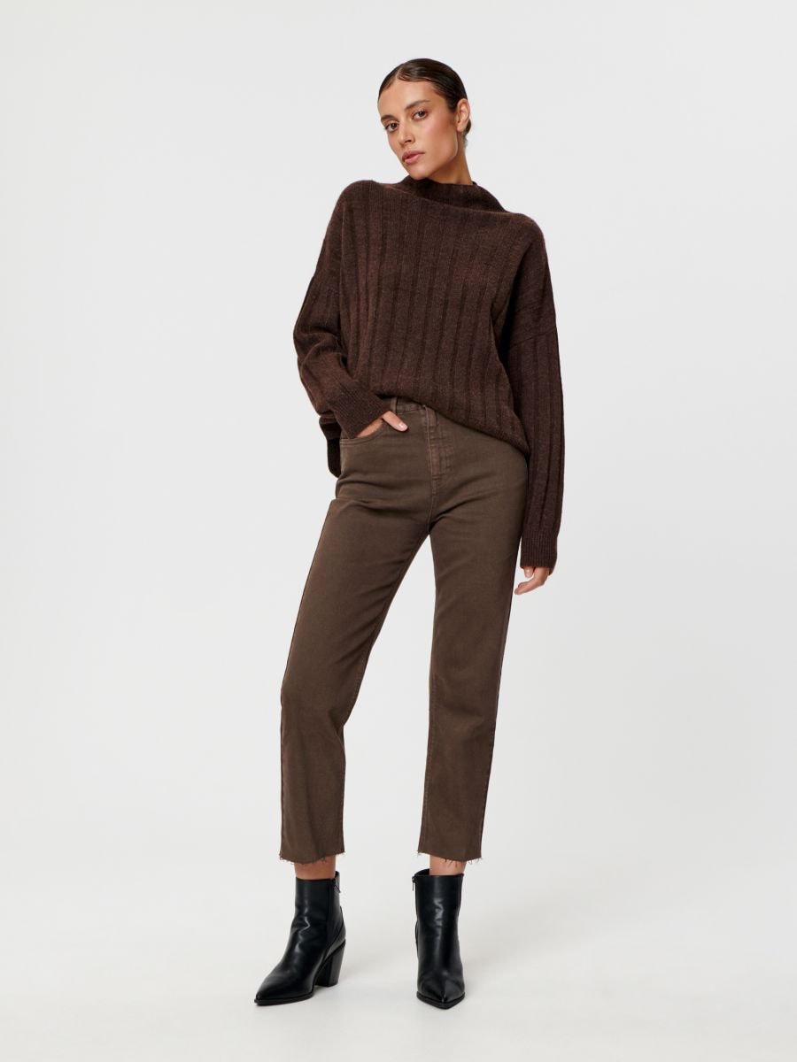 Sweter w prążki Kolor brązowy  7324J-88X