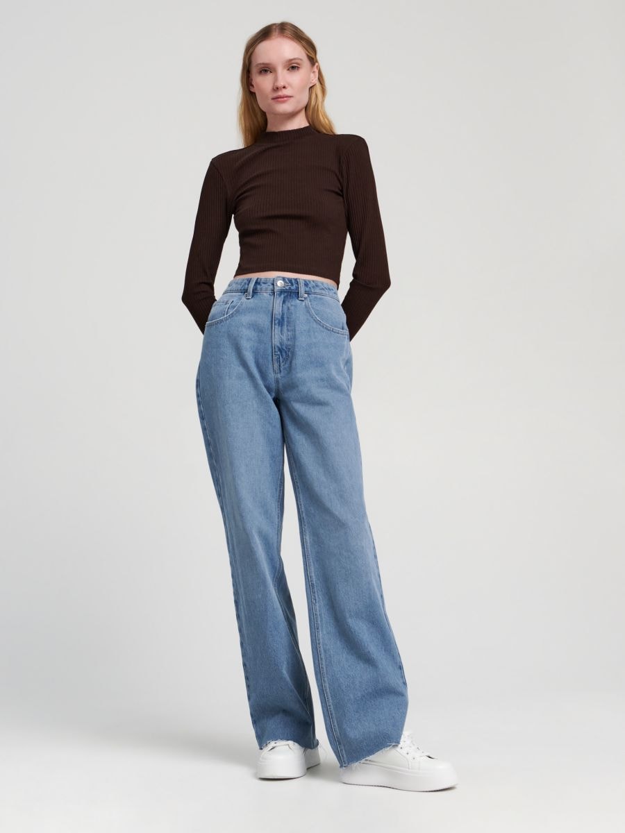 Crop top w prążki Kolor brązowy  7946A-89X