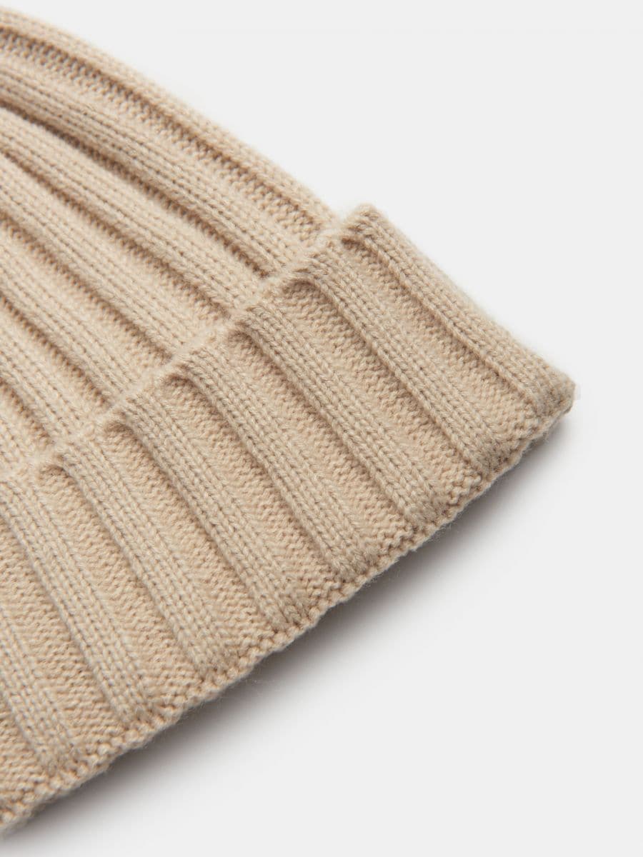 Czapka beanie Kolor kremowy  8686F-02X
