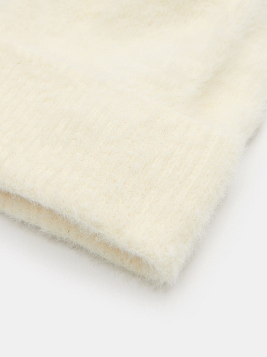 Czapka beanie Kolor kremowy  8736F-01X