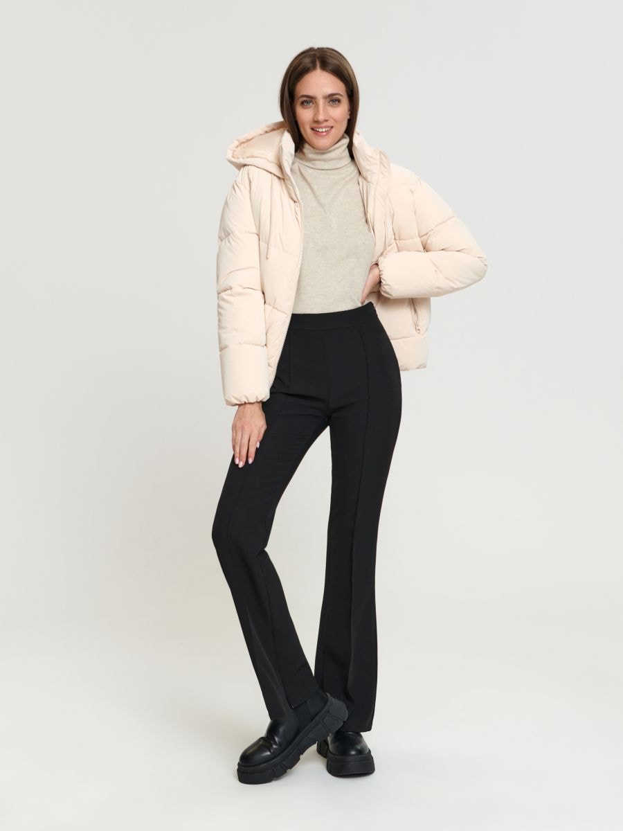 Sweter z golfem Kolor beżowy  7806J-08X