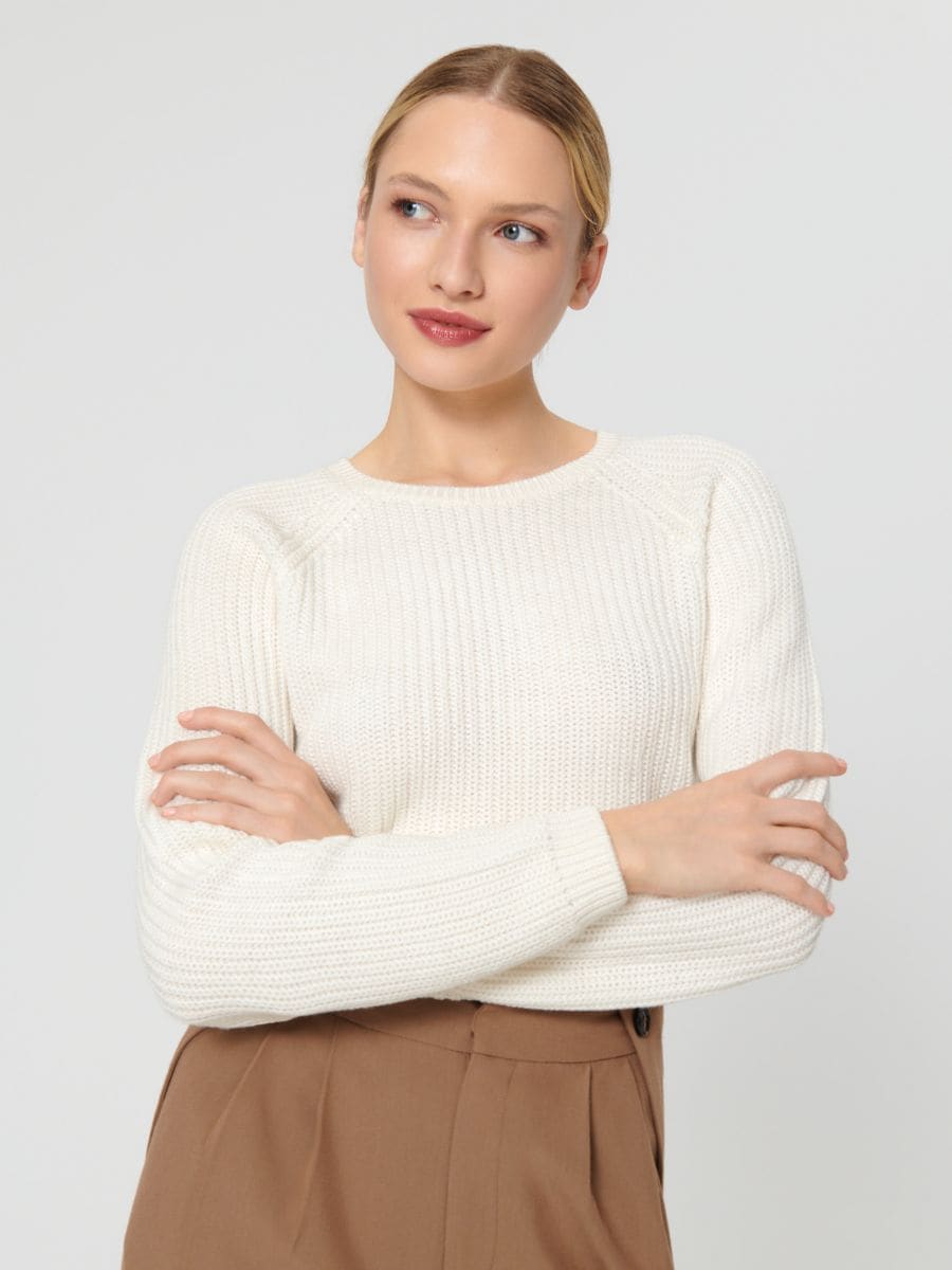 Sweter w prążki Kolor kremowy  7373J-01X