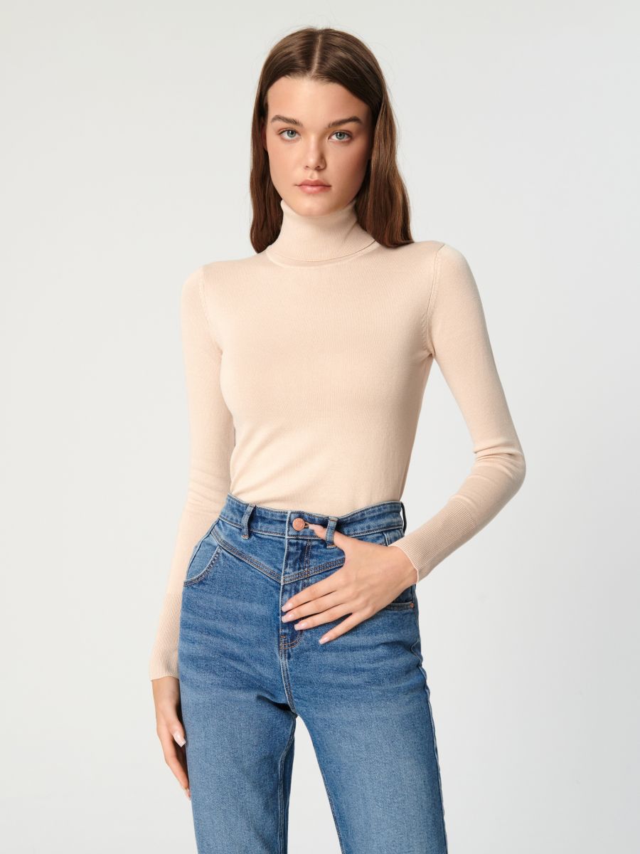 Sweter z golfem Kolor kremowy  7382J-02X
