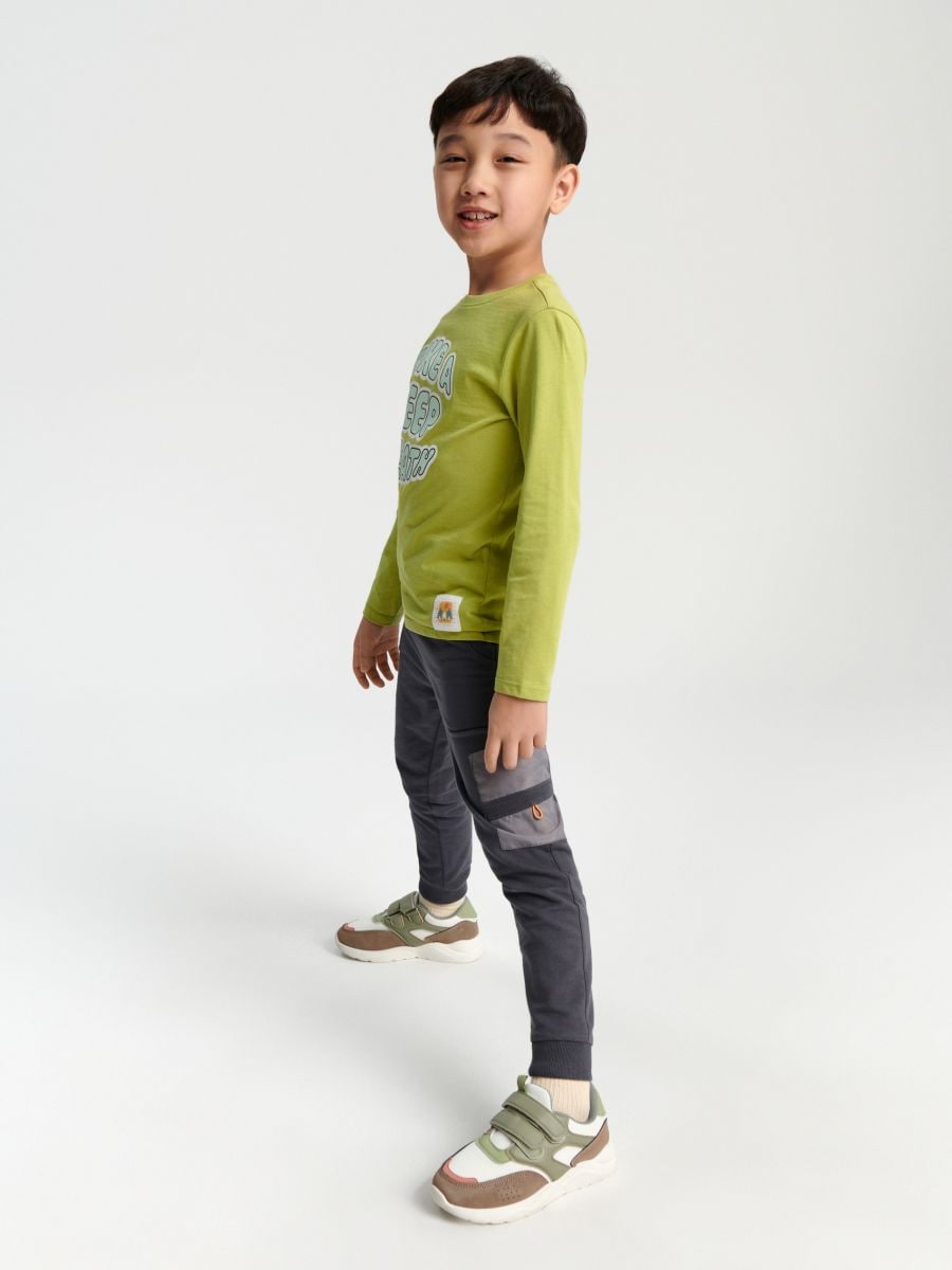Spodnie dresowe jogger Kolor zielony  7079M-96X