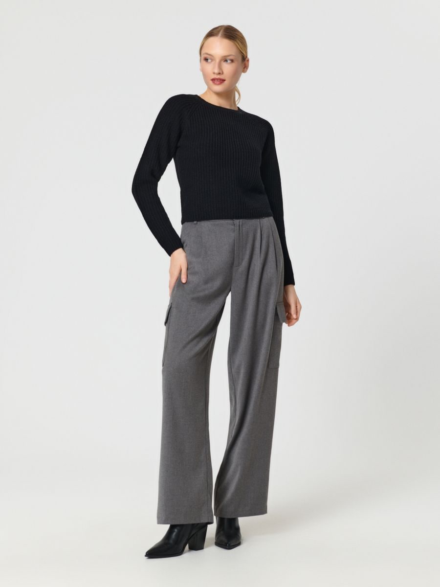 Sweter w prążki Kolor czarny  7373J-99X