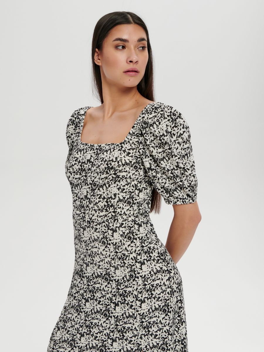 Sukienka maxi w kwiaty Kolor wielobarwny  6426T-MLC
