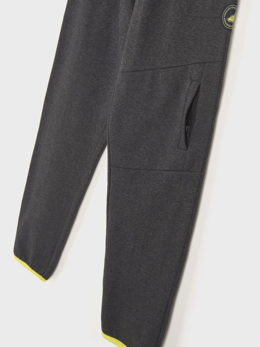 Spodnie dresowe jogger Kolor czarny  5902X-99M