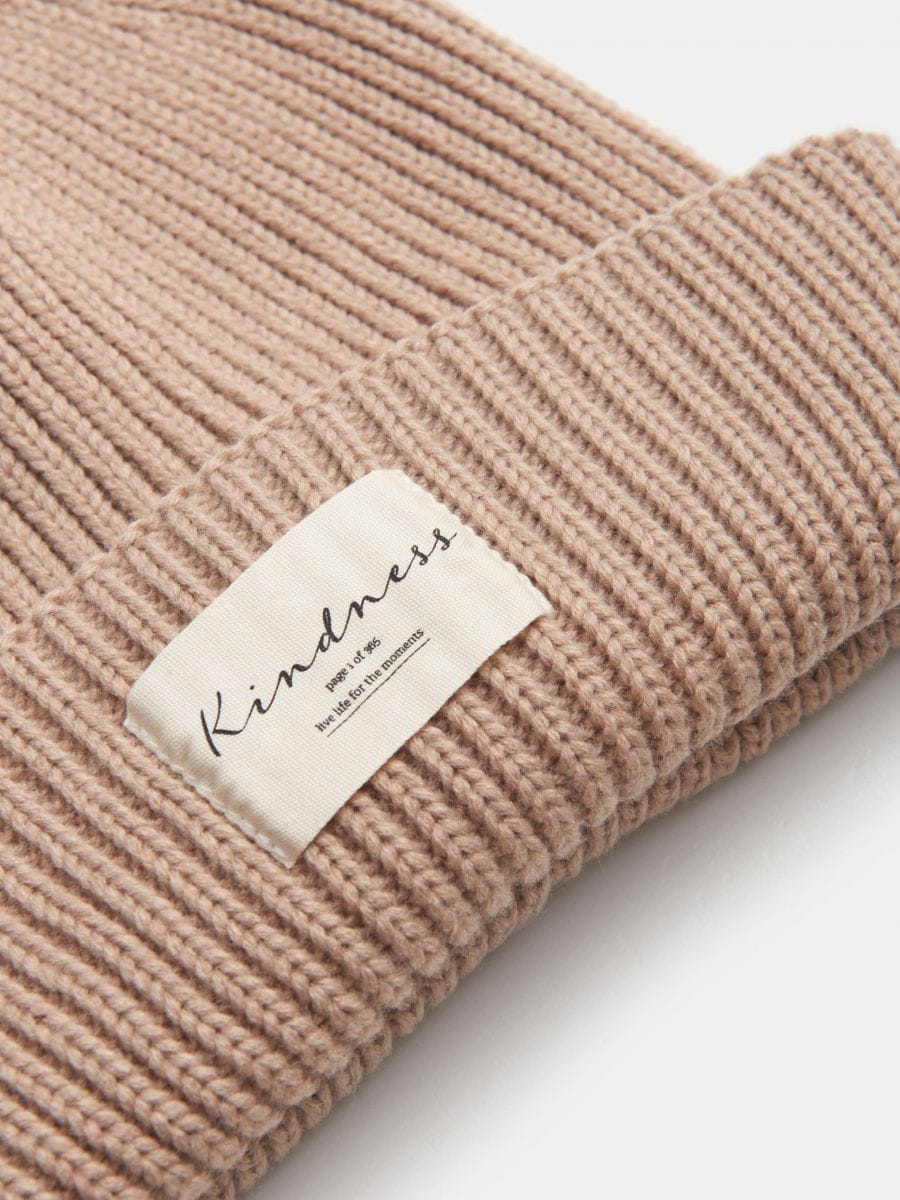 Czapka beanie Kolor kremowy  8725F-02X