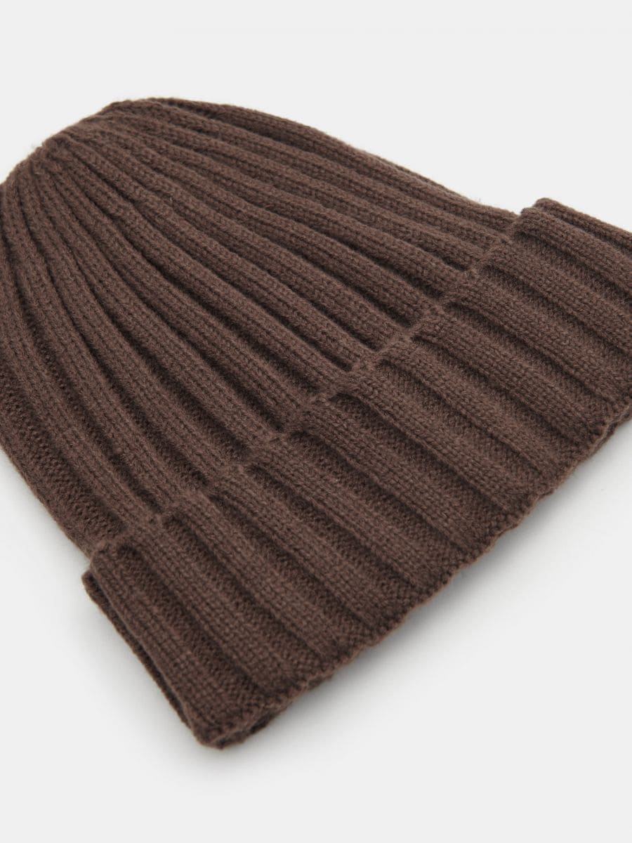 Czapka beanie Kolor brązowy  8692F-89X