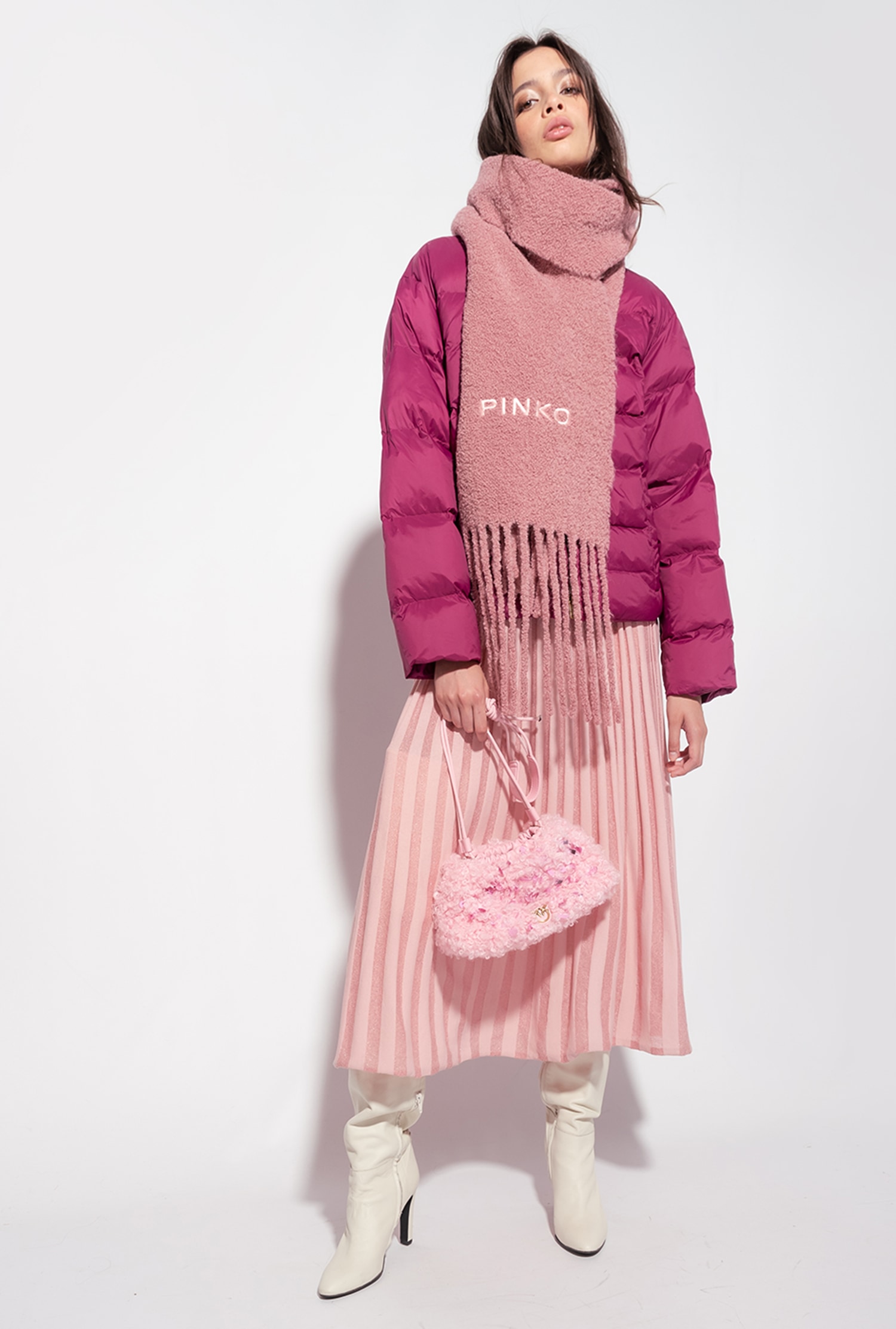 Short down jacket with belt