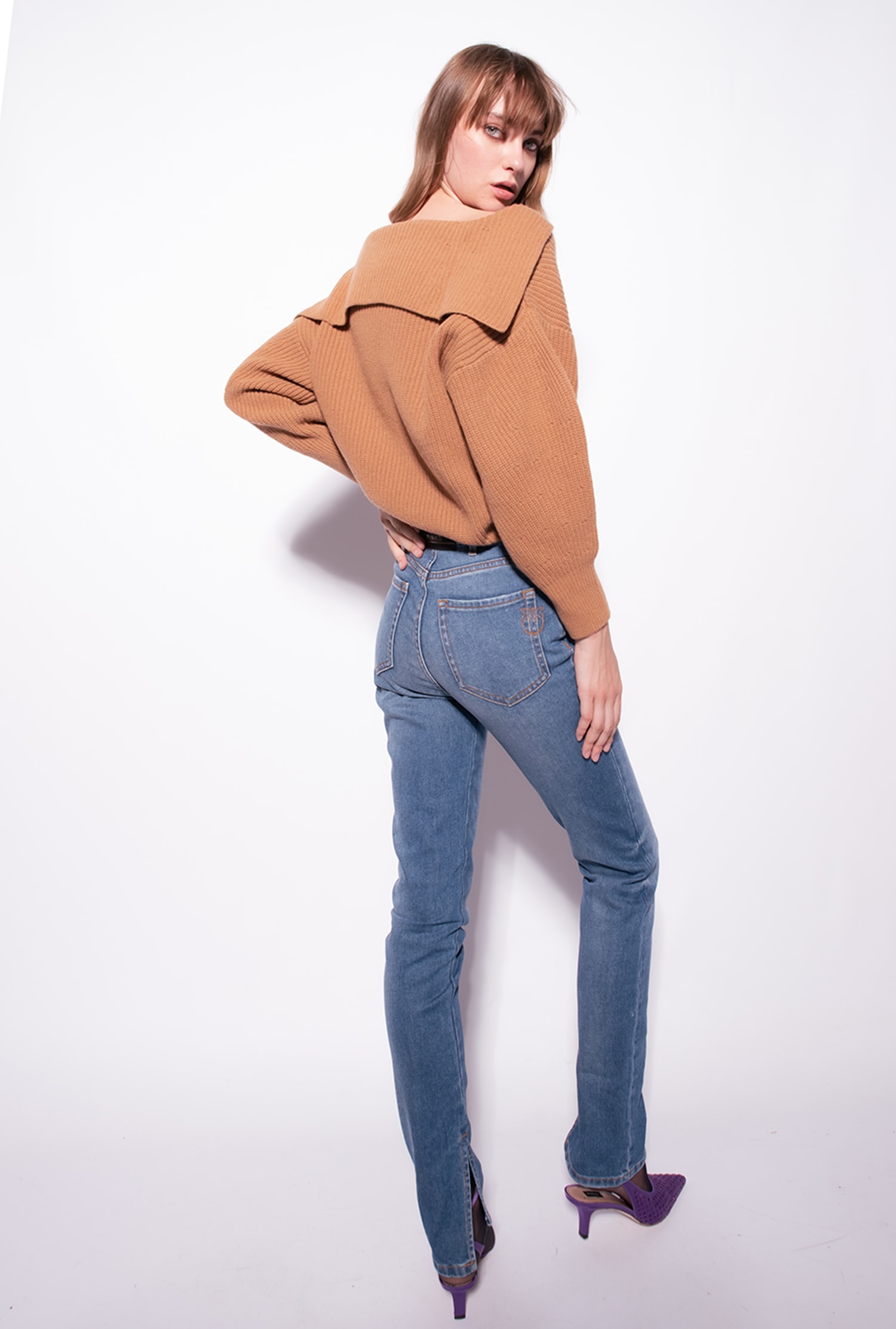 Skinny jeans with rhinestones