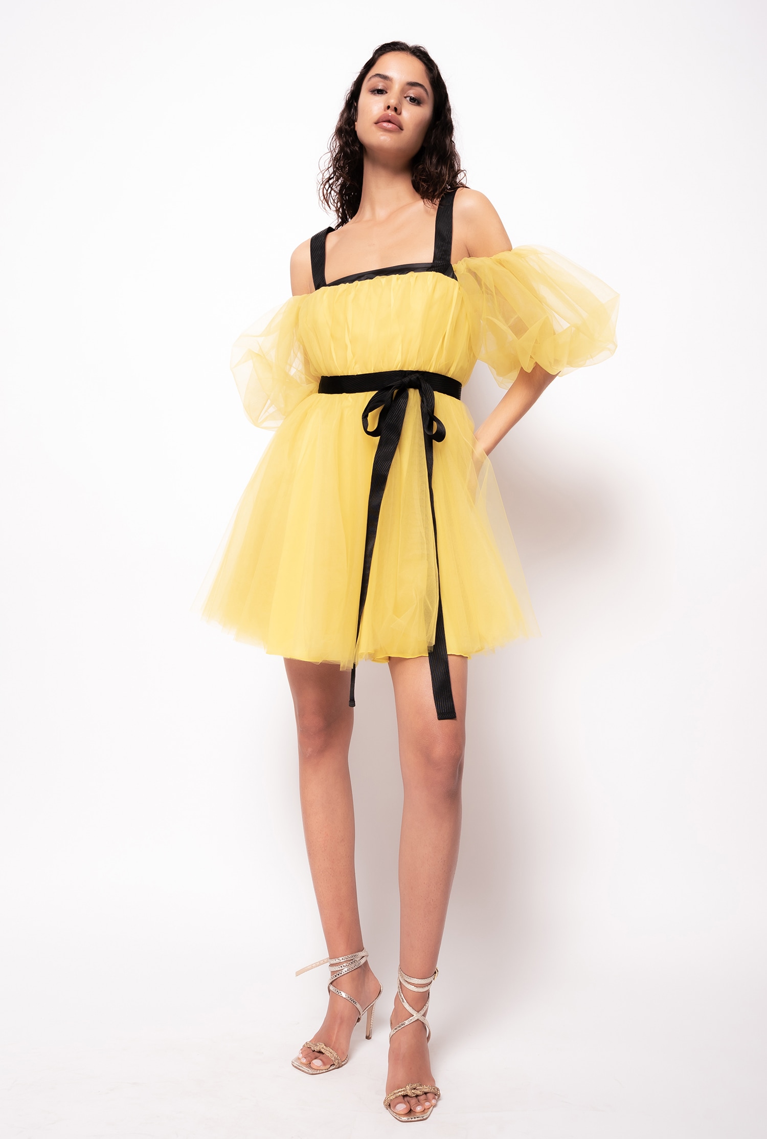 Short balloon-sleeved dress in non-stretch tulle