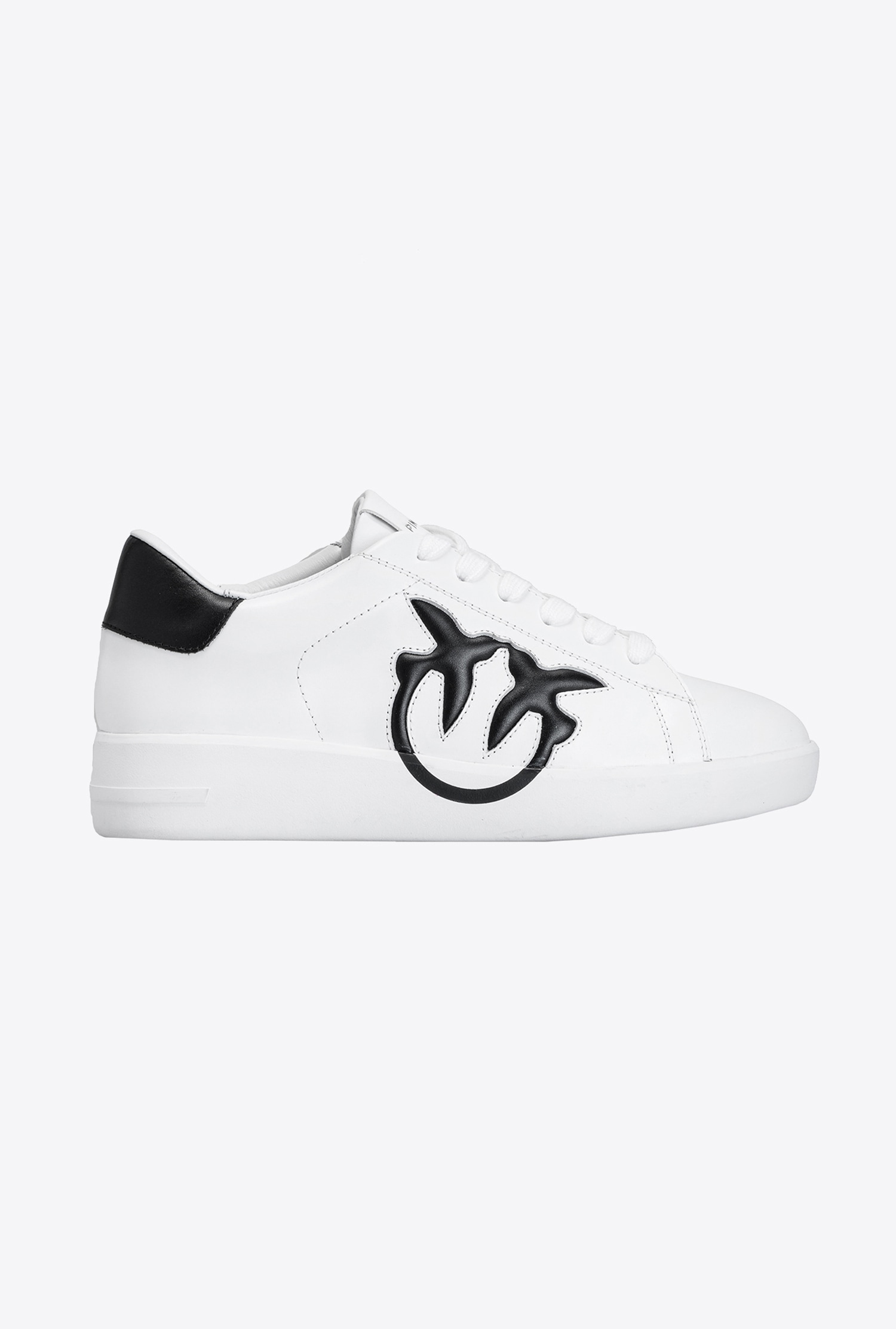 Flat sneakers with logo