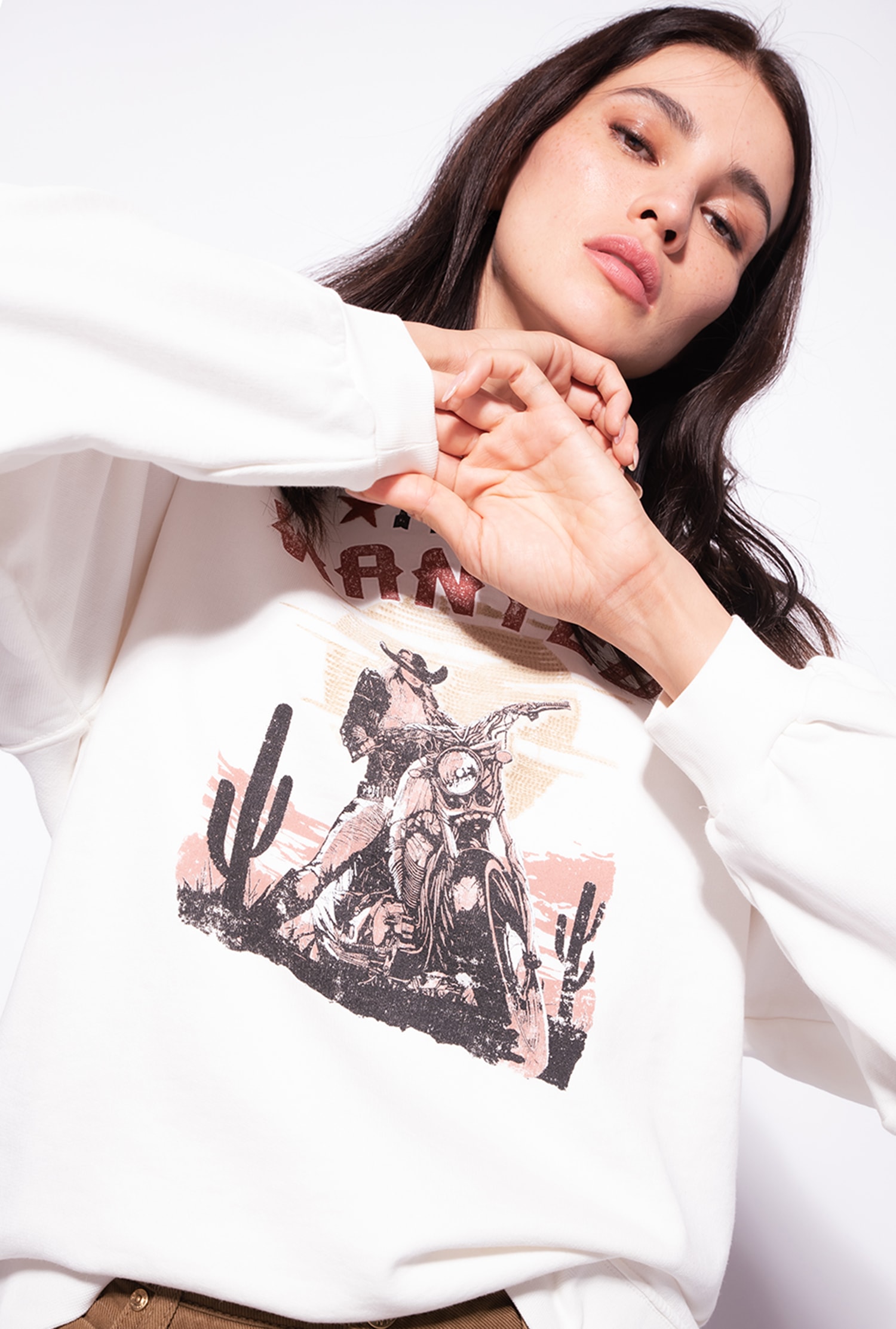 Sweatshirt with Wanted print