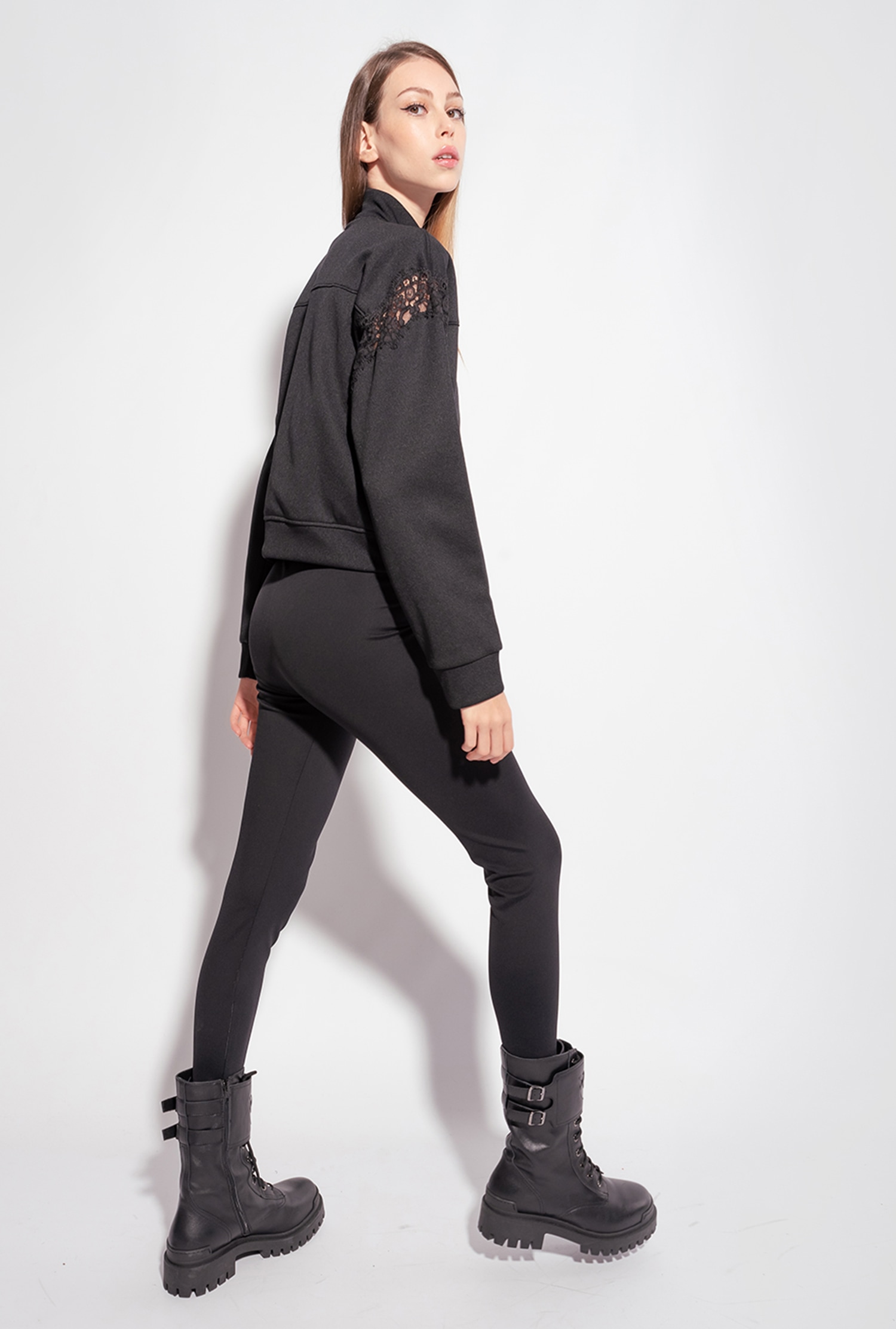 Technical sweatshirt with lace